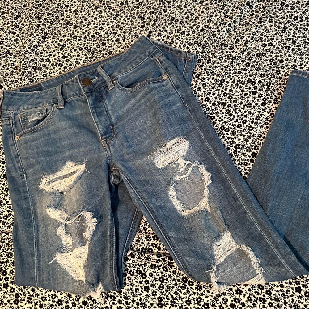 Lightly worn American Eagle mom jeans
